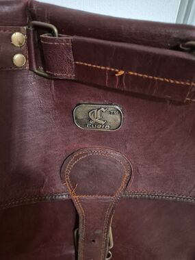 Cuero Men's Burgundy Leather Briefcase Messenger Bag with Brass Hardware